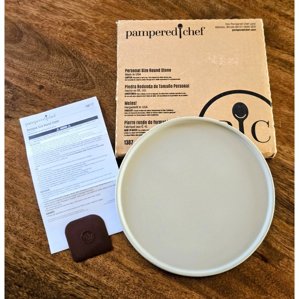 Pampered Chef 8.5" Round Personal Size Pizza Stone Beige #1387 New In Open Box